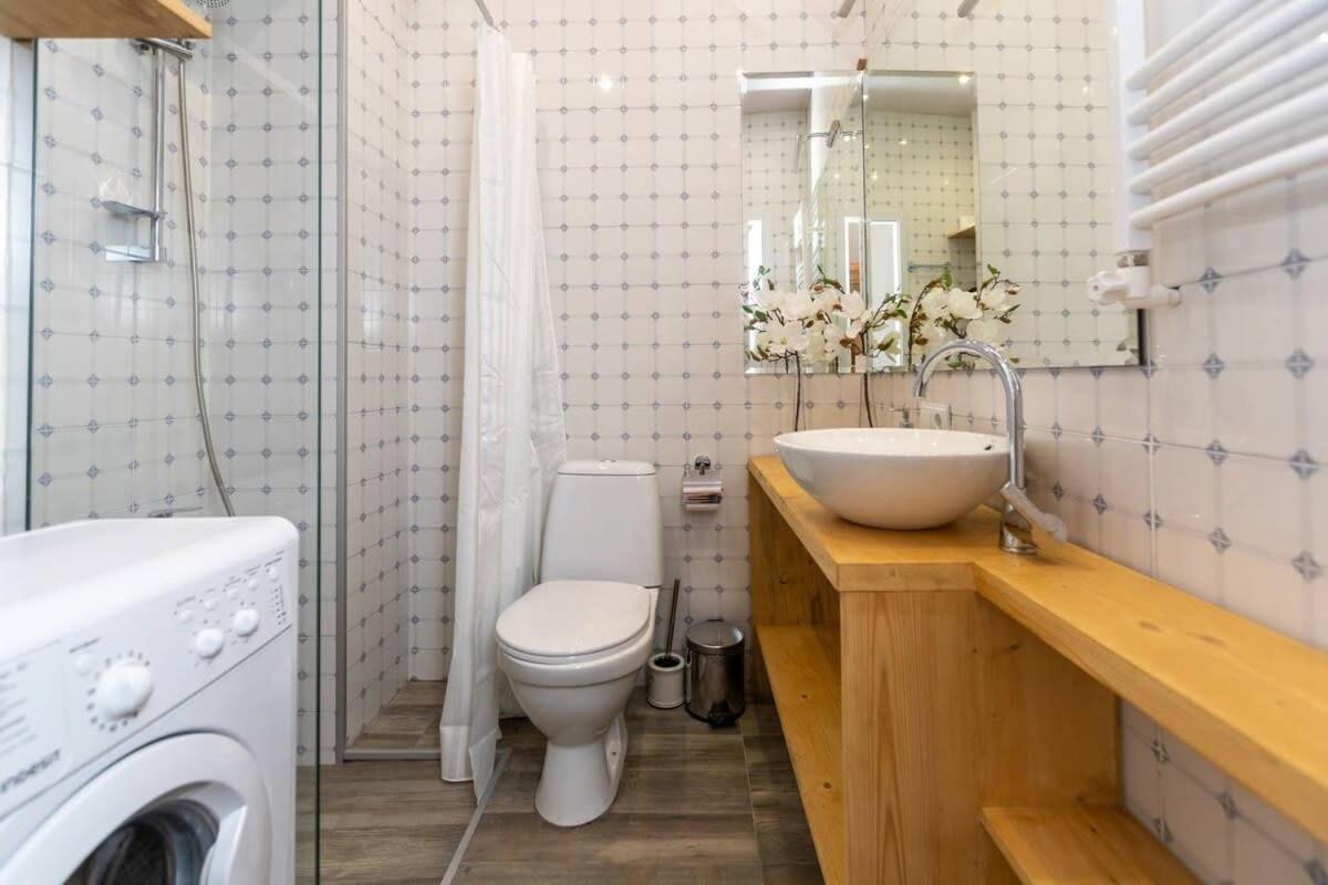 Wehost Liberty Square Apartments Tbilisi ภายนอก รูปภาพ